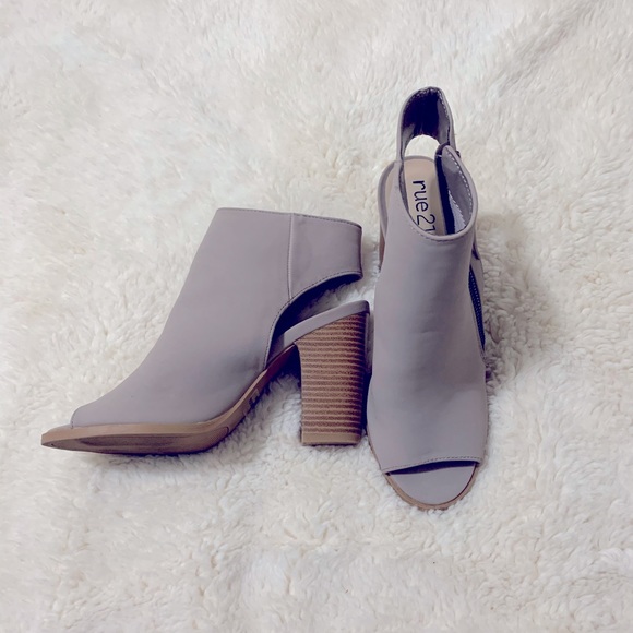 Cute Booties for a Day Out! - Picture 1 of 2